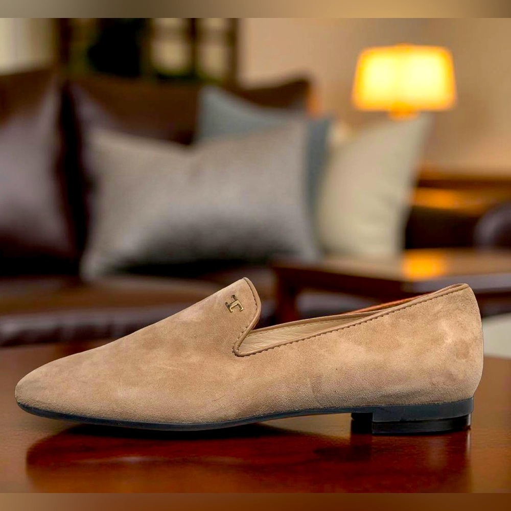 Tod’s Women’s Beige Suede Flat Loafers Made in Italy Size 35